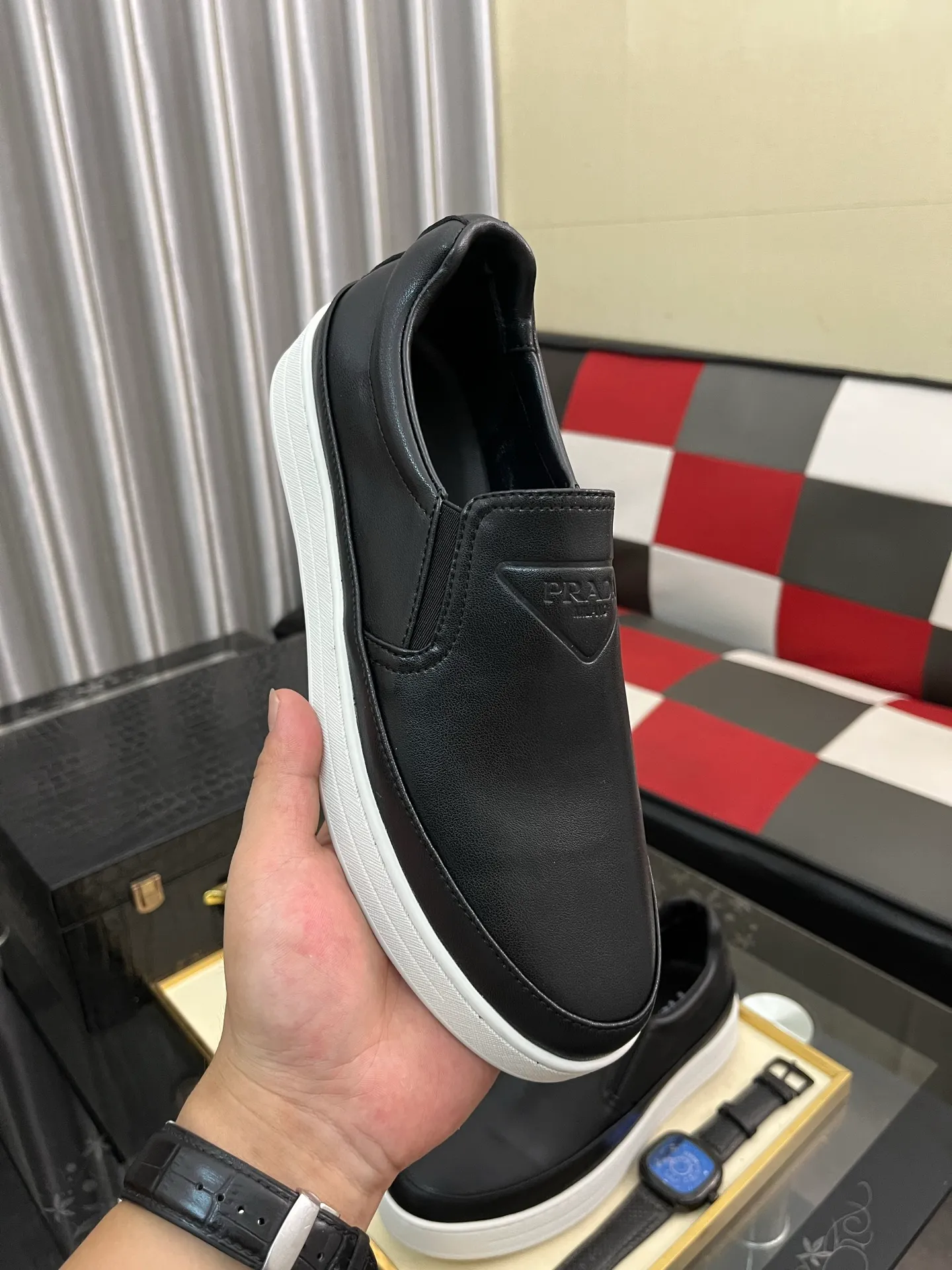 Men's shoes 💰440⌚️⌚️【PRADA】Prada casual shoes for couples, originally developed 1:1, made of high-mercerized cowhide with imported cowhide, silk sheepskin lining, rubber outsole, comfortable and soft on the feet, size: 38-442️⃣Colors available